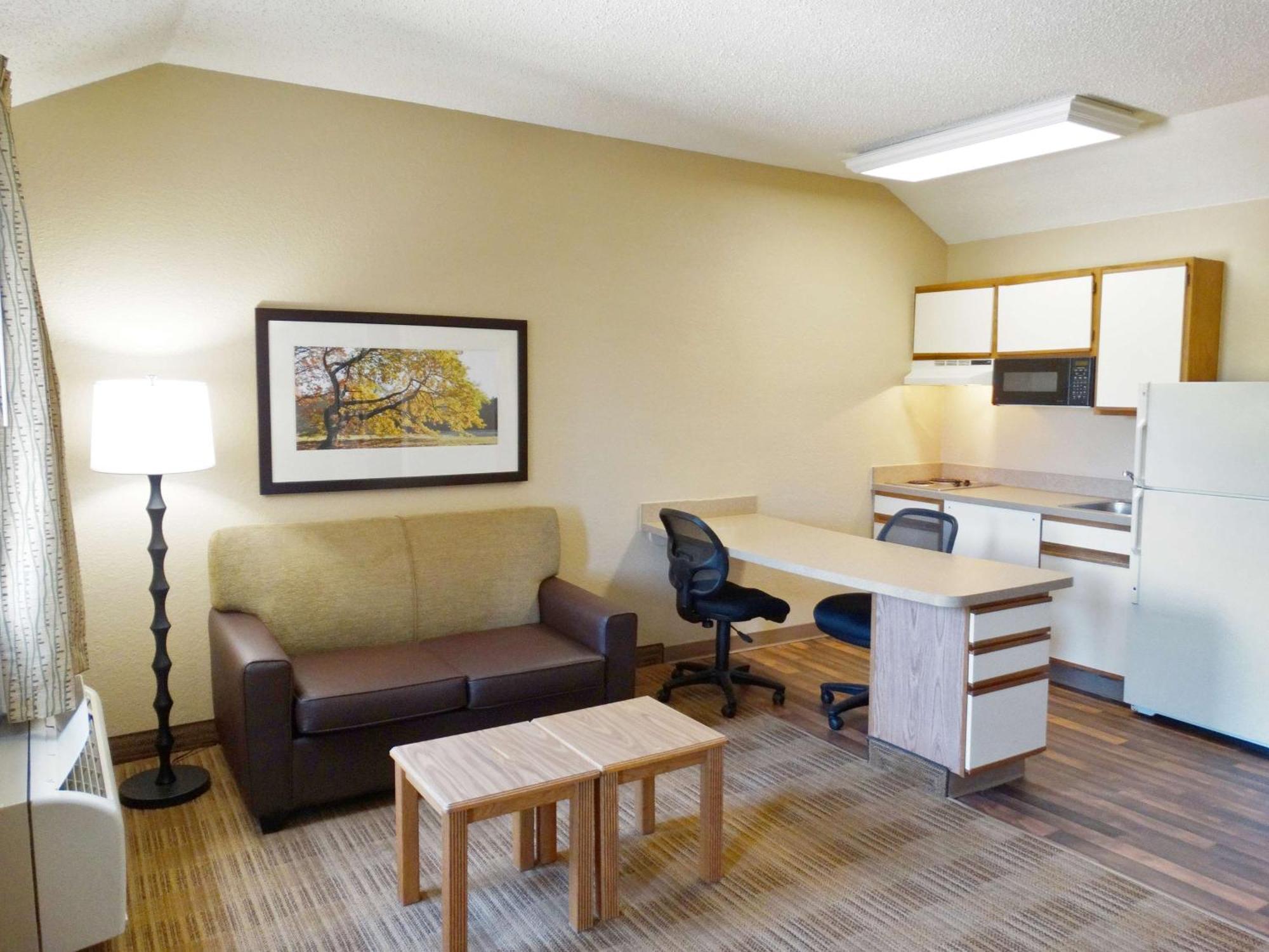 Extended Stay America Suites - Orlando - Lake Mary - 1040 Greenwood Blvd Buitenkant foto