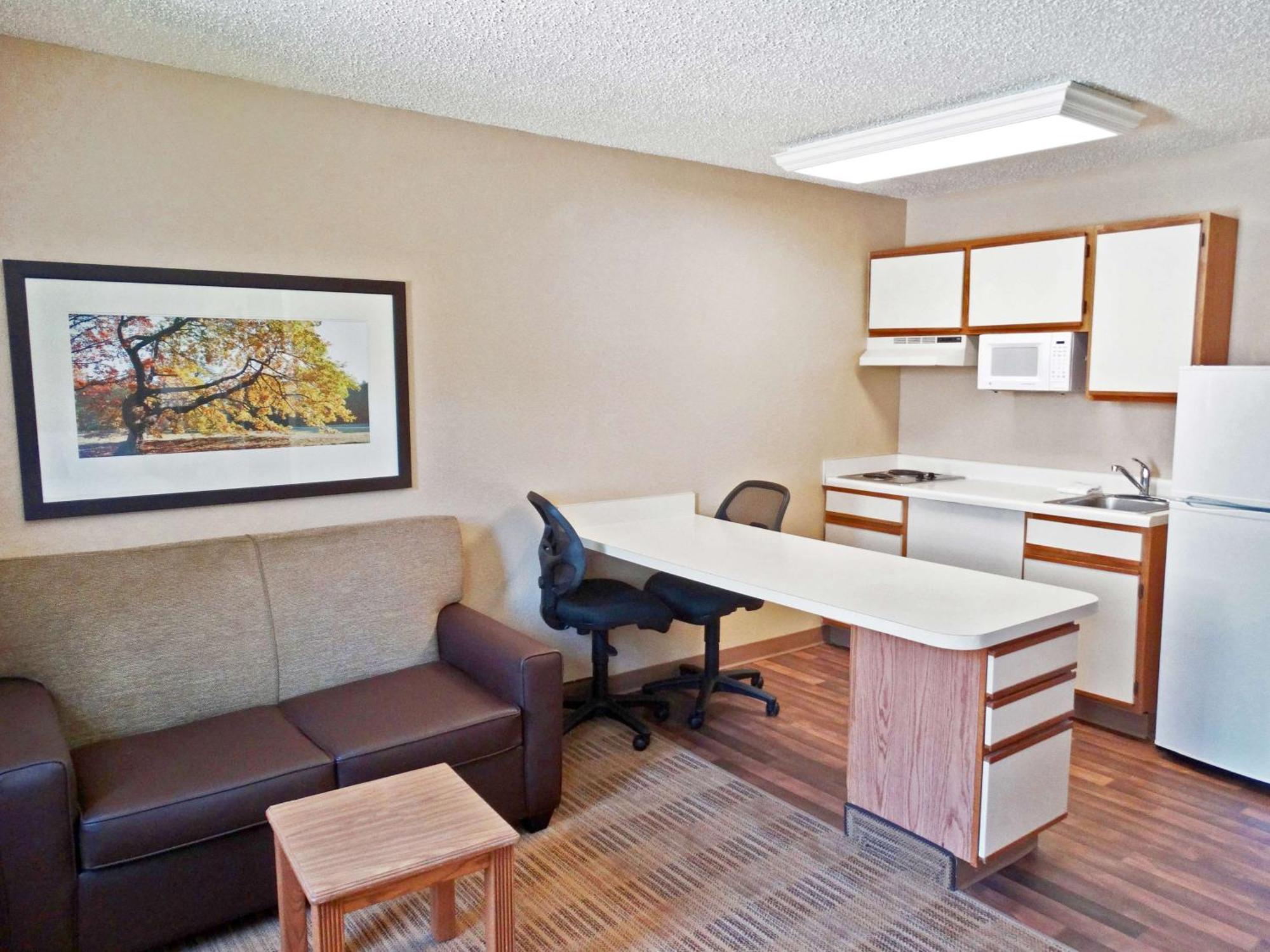 Extended Stay America Suites - Orlando - Lake Mary - 1040 Greenwood Blvd Buitenkant foto