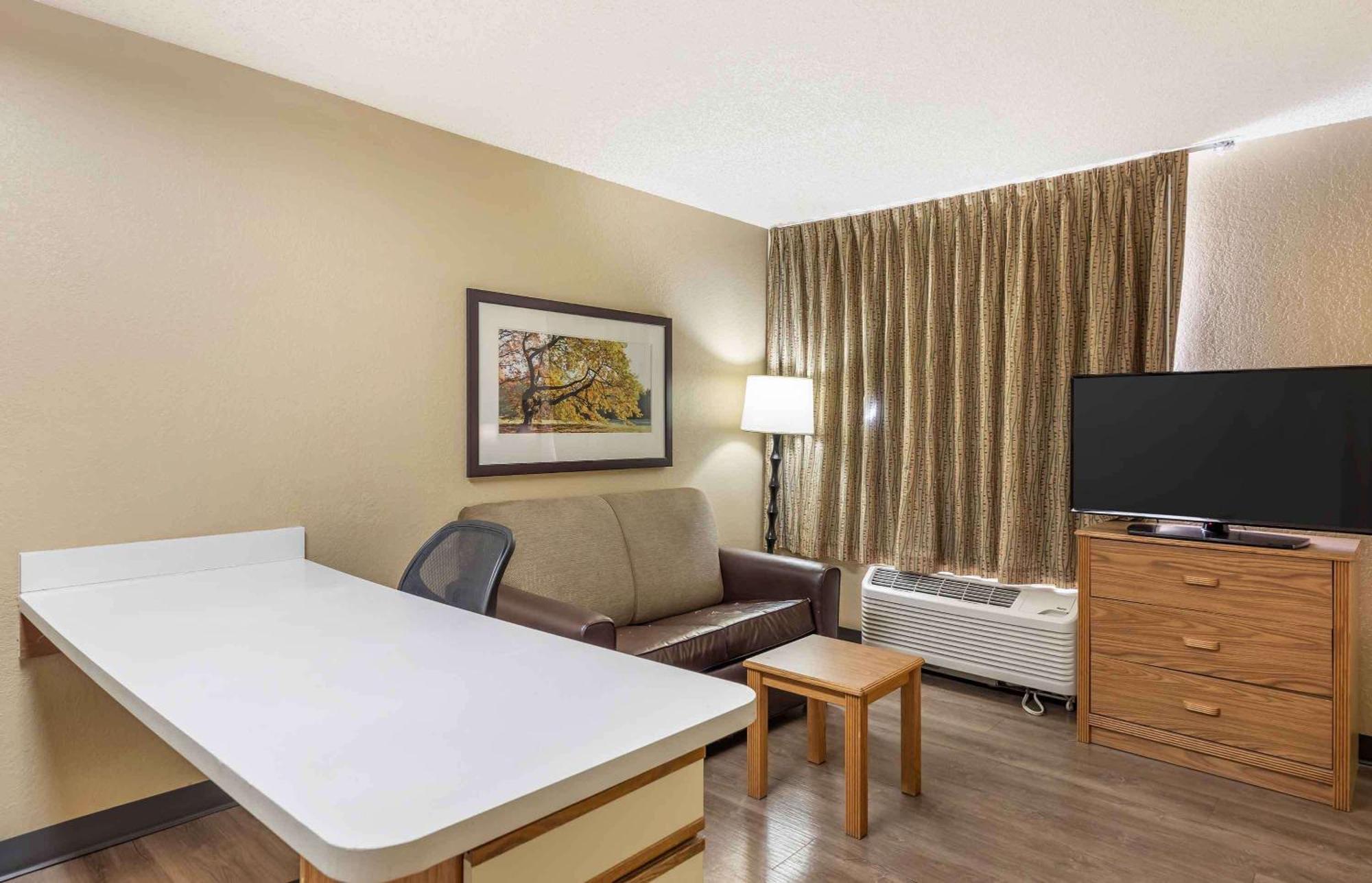 Extended Stay America Suites - Orlando - Lake Mary - 1040 Greenwood Blvd Buitenkant foto